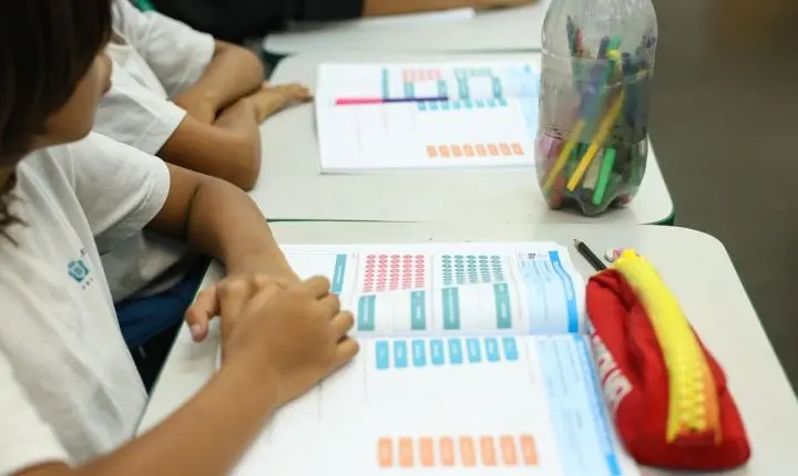 Programa de bolsas vai incentivar formação para a educação básica