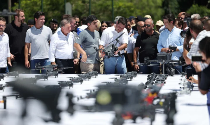 Ratinho Junior entrega 243 drones para monitoramento aéreo das forças de segurança do Paraná