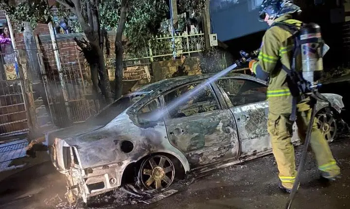 Passat é atingido por incêndio em Altônia e proprietário suspeita de ação criminosa
